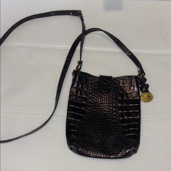 BRAHMINBlack Crocodile-Embossed Crossbody Bag